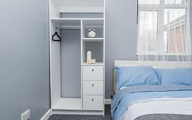 Shirley House 2, Self Catering Guest House, Self Check In, Smart Locks, 10 Min Walk To Southampton General, Aspire And Princess Anne Hospitals, Access To Fully Equipped Kitchen, Excellent Transport Links, Ideal For Longer Stays And Hospital Shifts